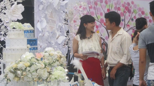  Ra mắt áo cưới kỷ lục Việt Nam	